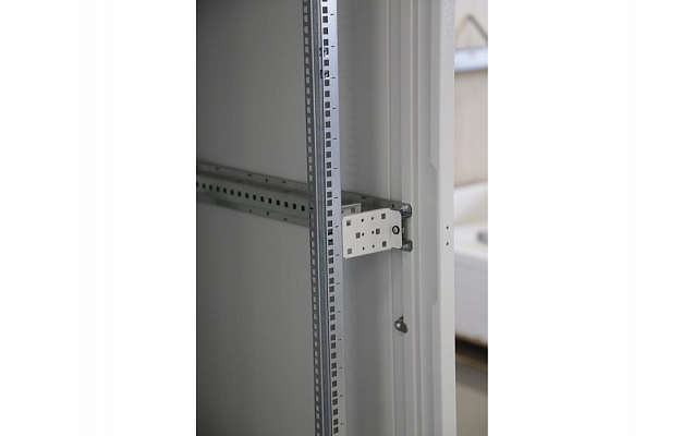 Шкаф телекоммуникационный напольный 19",33U(800x800), ШТ-НП-33U-800-800-П, передняя дверь перфорированная ССД внешний вид 5