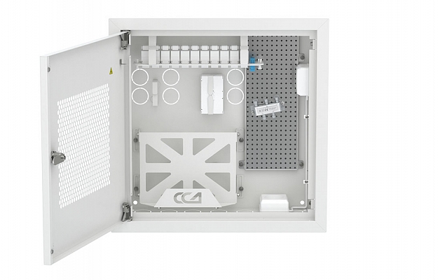 Шкаф квартирный телекоммуникационный встраиваемый с радиопрозрачной дверцей ШТ-НСс 2+1 патч-корд, делитель 1х3 ССД внешний вид 3