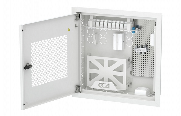 Шкаф квартирный телекоммуникационный встраиваемый с радиопрозрачной дверцей ШТ-НСс 2+1 патч-корд, делитель 1х3 ССД внешний вид 2